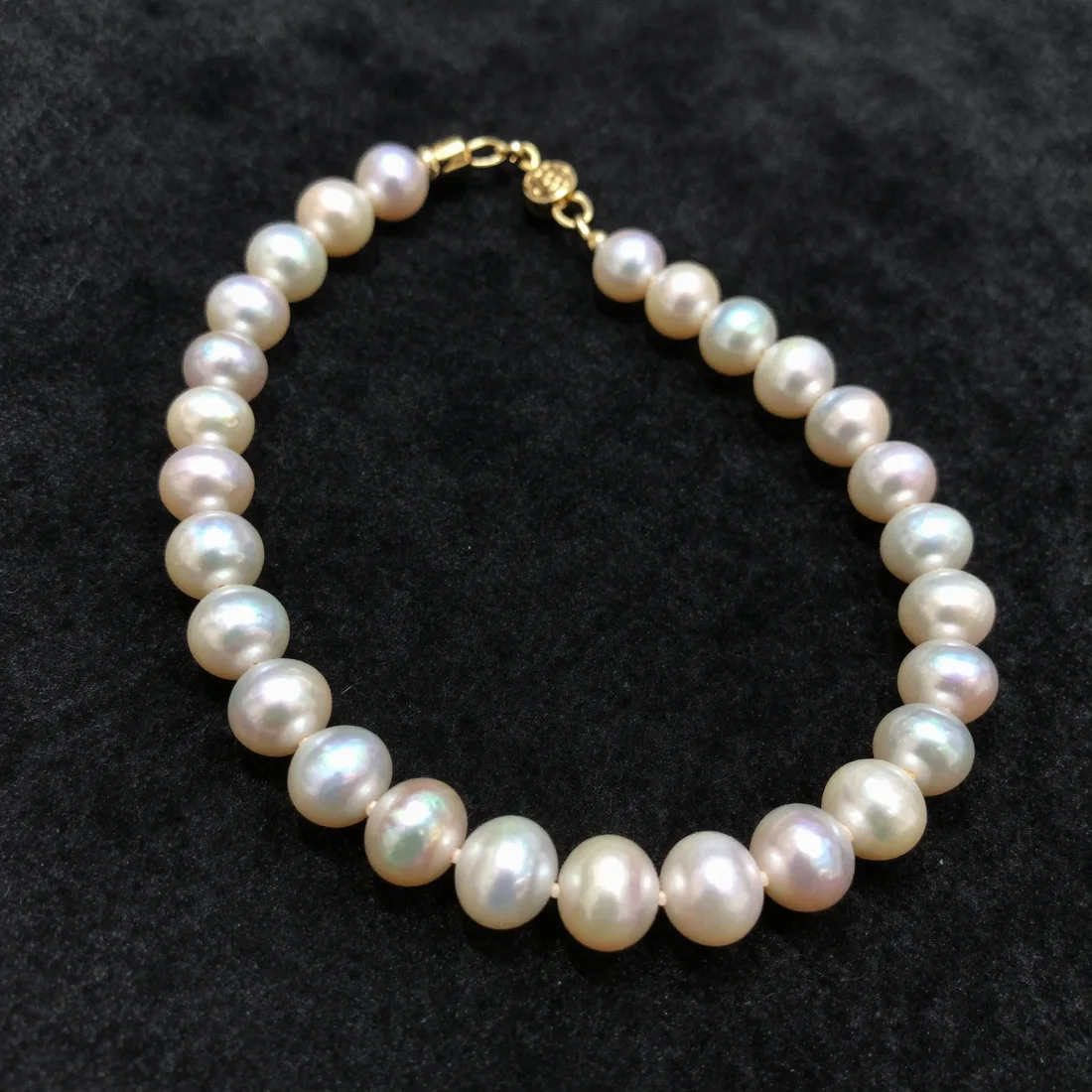 Z-Image product photography example: Prompt 22 - Pearl Necklace